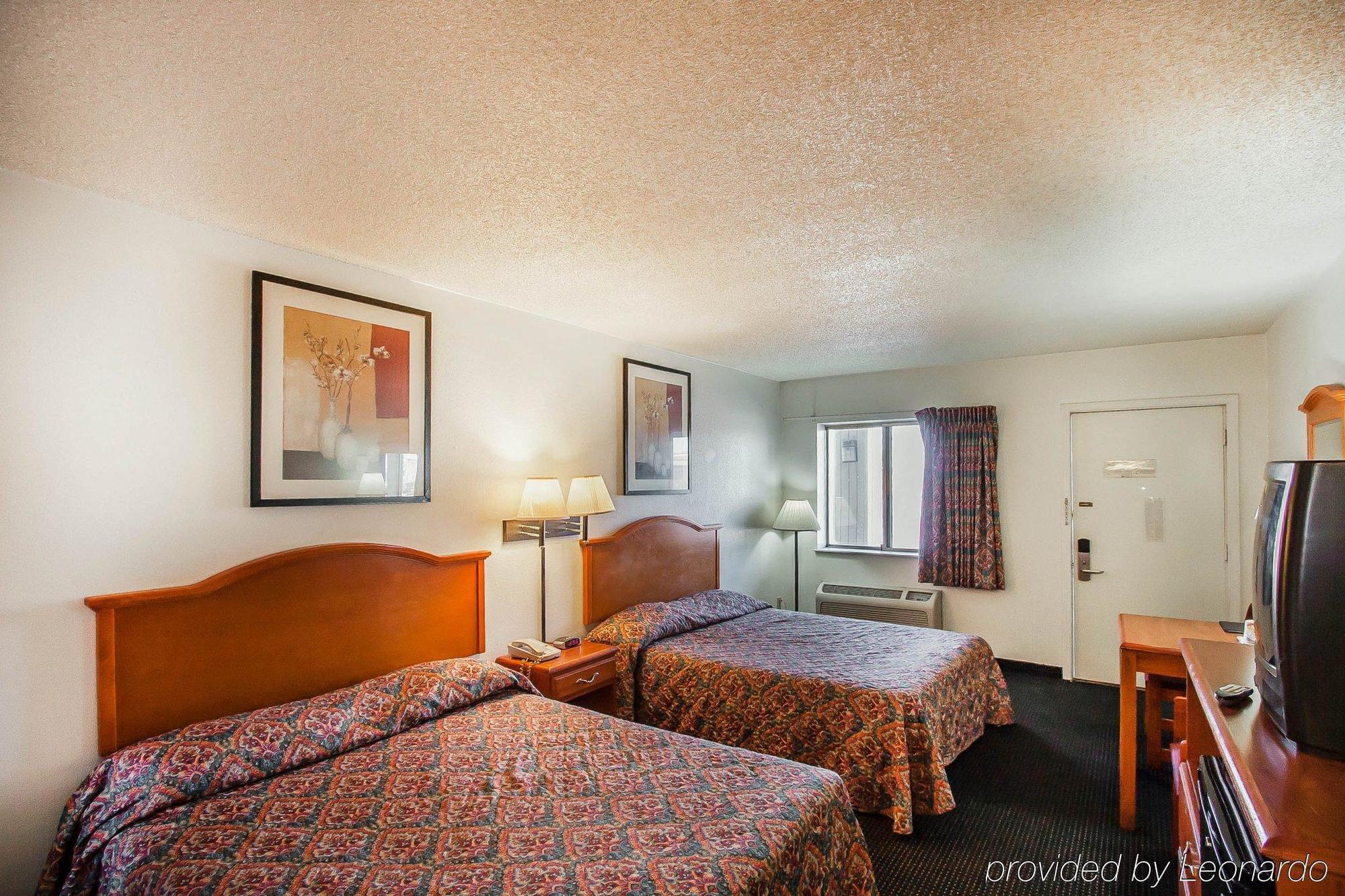 Rodeway Inn Effingham Esterno foto