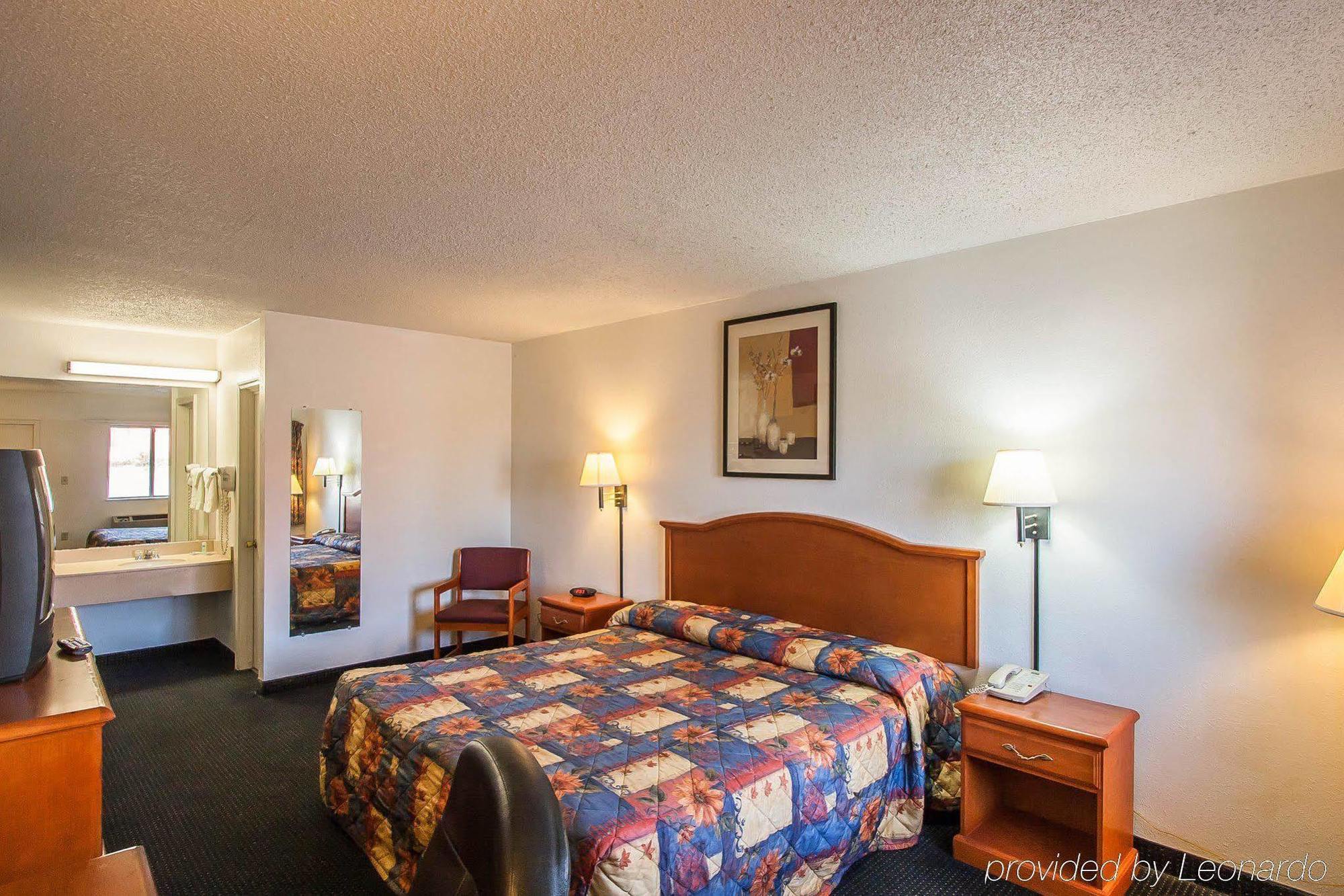 Rodeway Inn Effingham Esterno foto