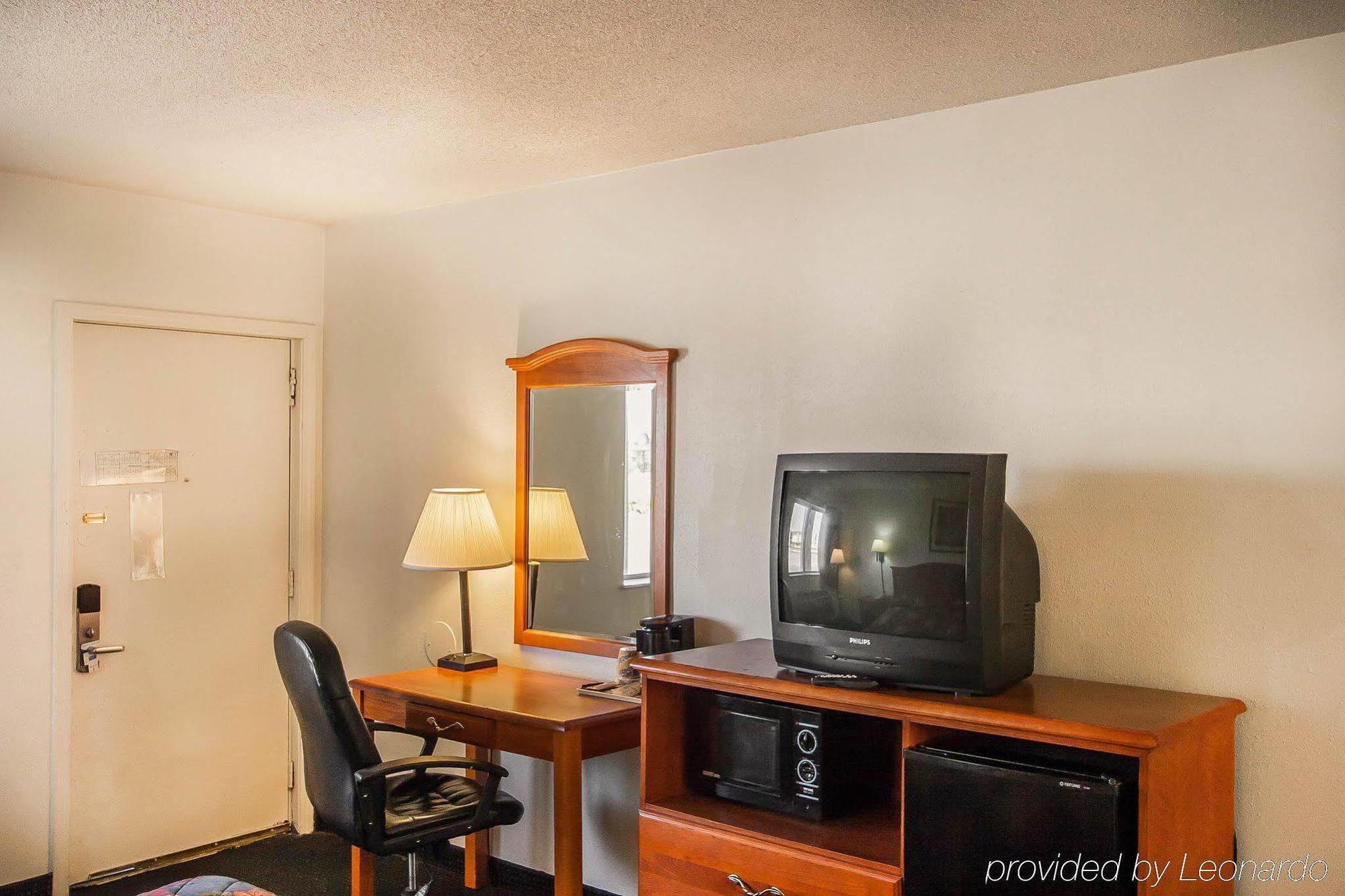 Rodeway Inn Effingham Esterno foto