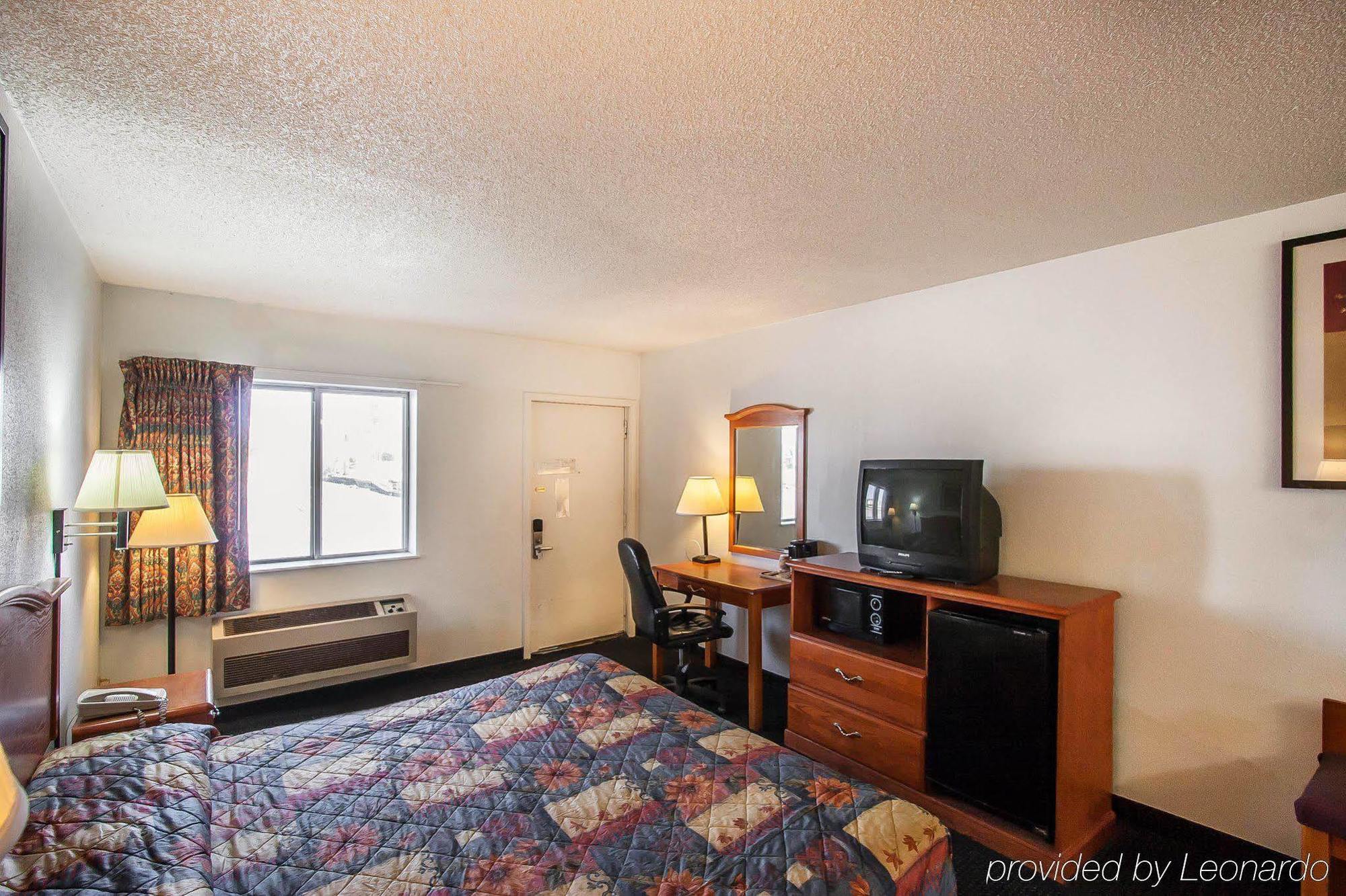 Rodeway Inn Effingham Esterno foto